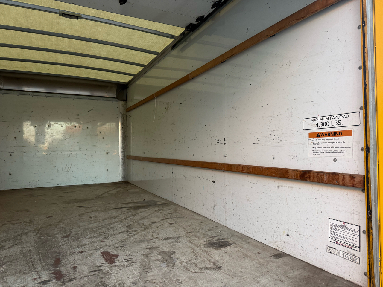 GMC Savana Commercial Cutaway 3500 Van 177" 2018