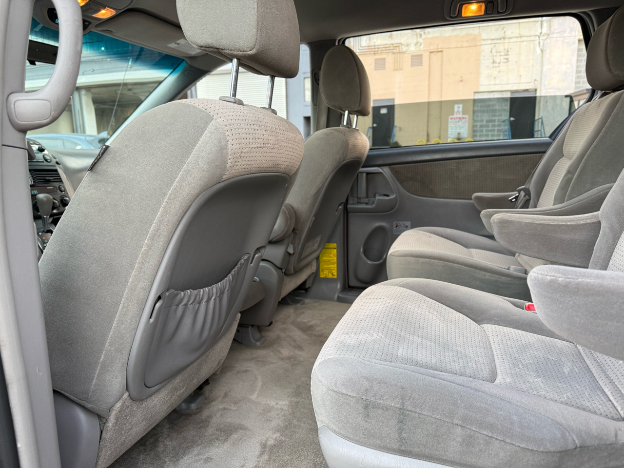 Toyota Sienna 5dr 7-Pass Van CE FWD (Natl) 2010