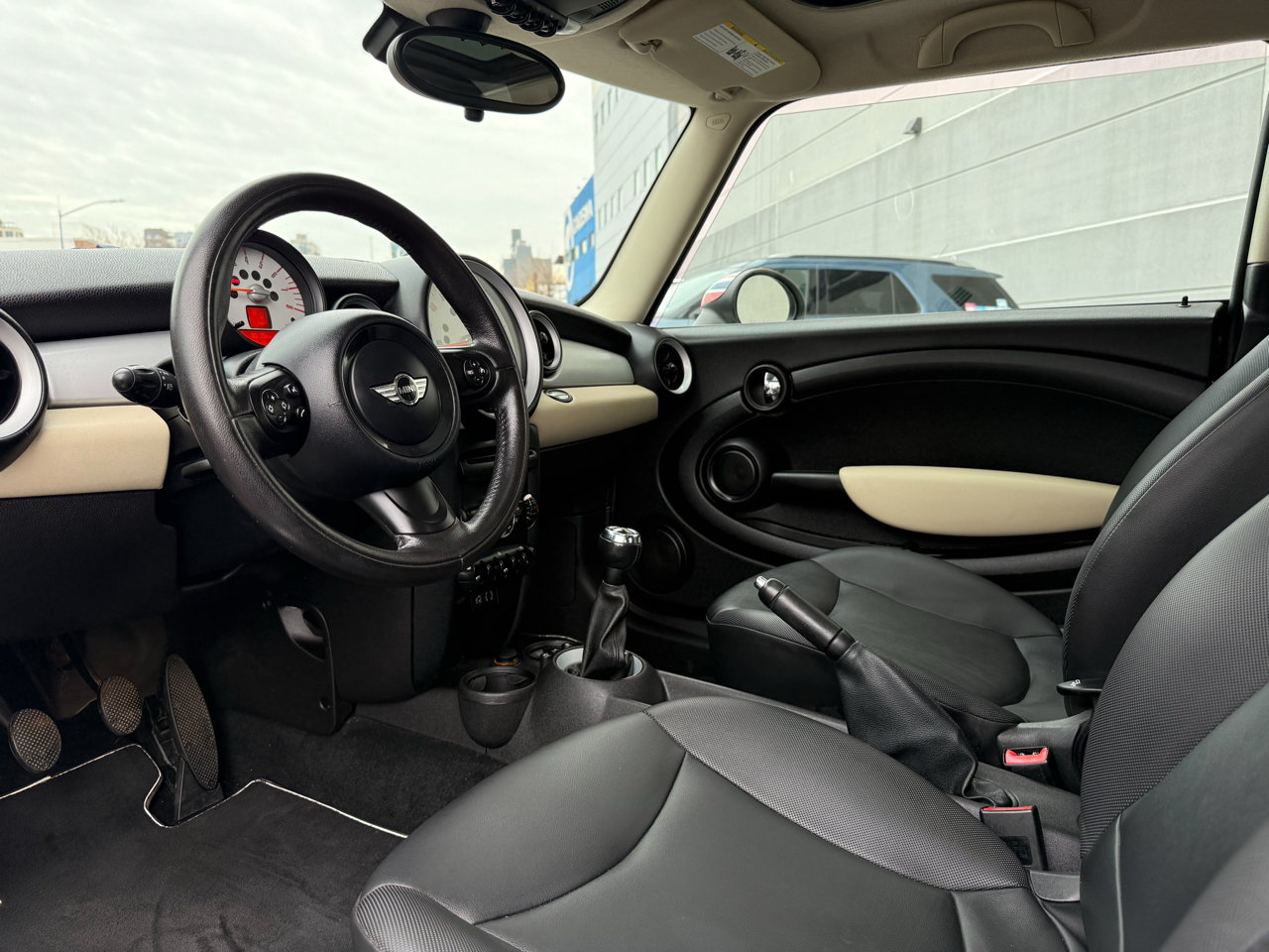 MINI Cooper Hardtop 2dr Cpe 2012