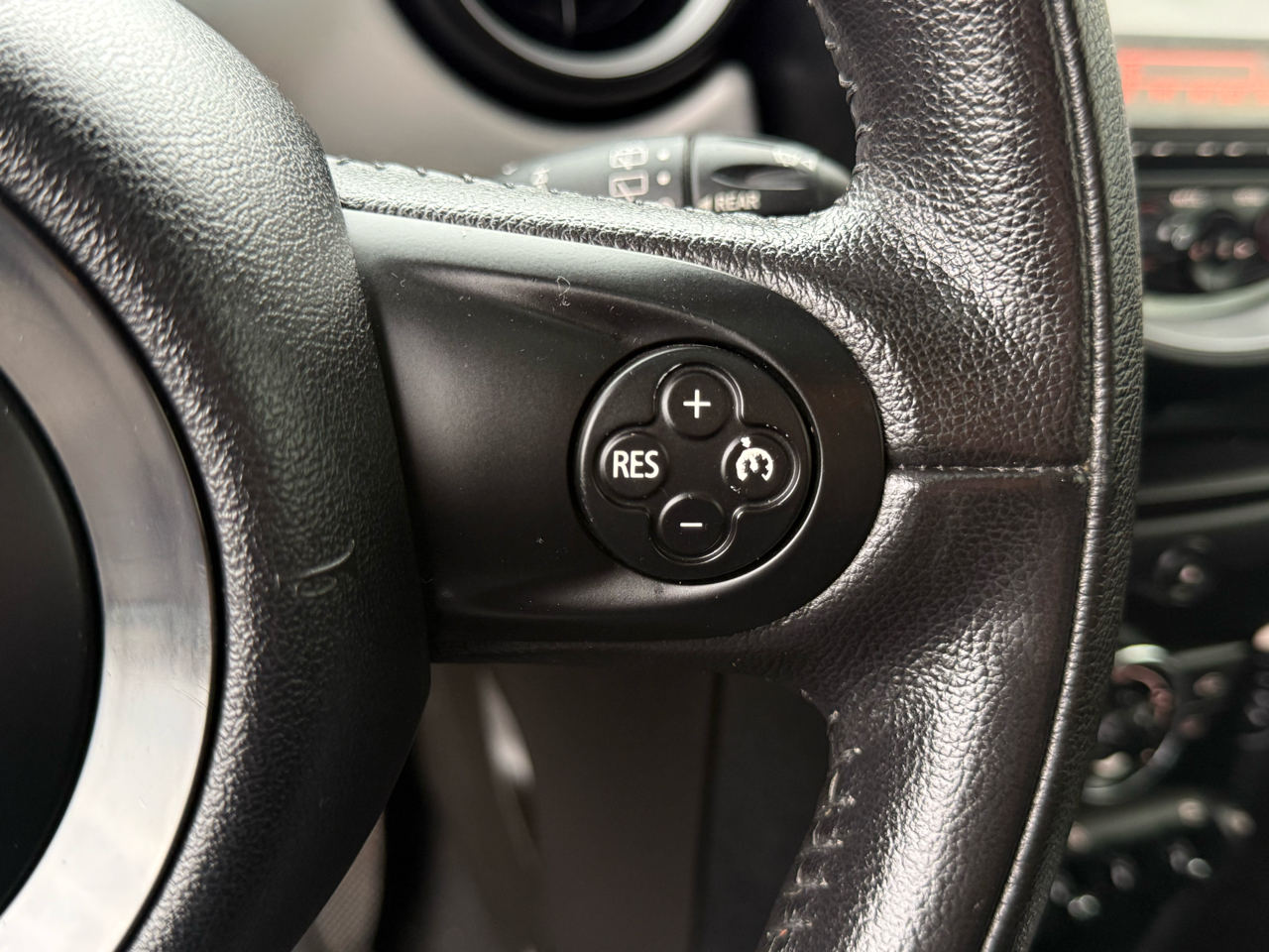 MINI Cooper Hardtop 2dr Cpe 2012