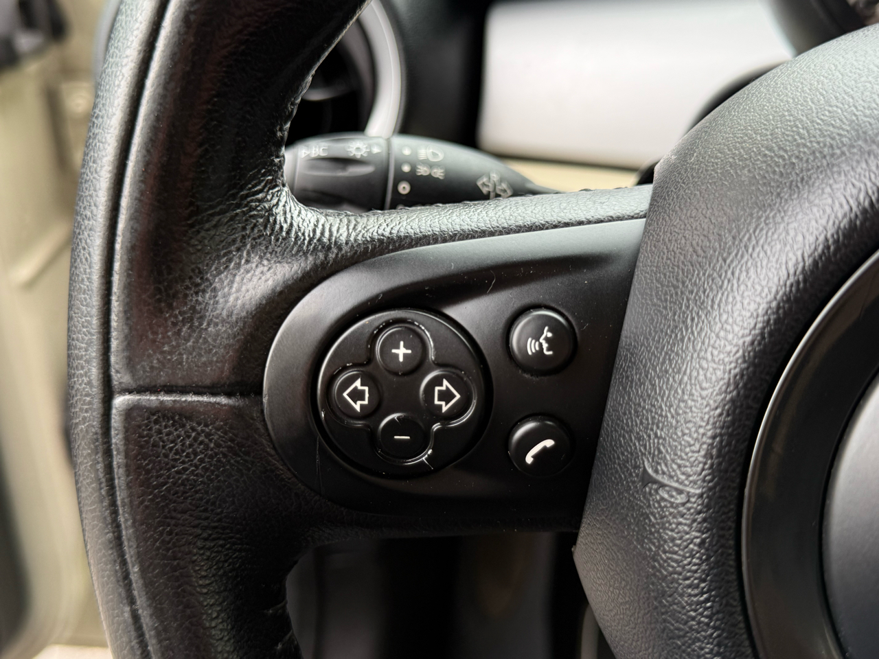 MINI Cooper Hardtop 2dr Cpe 2012