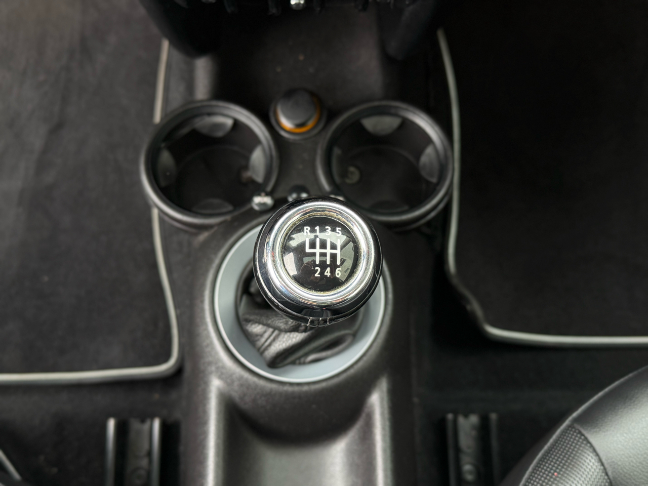 MINI Cooper Hardtop 2dr Cpe 2012