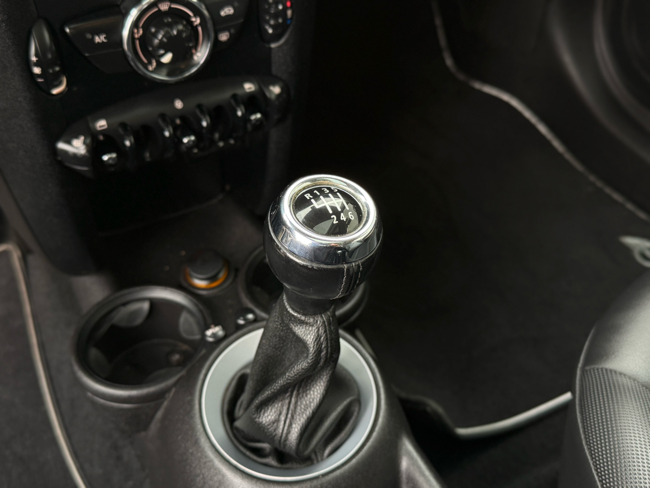 MINI Cooper Hardtop 2dr Cpe 2012