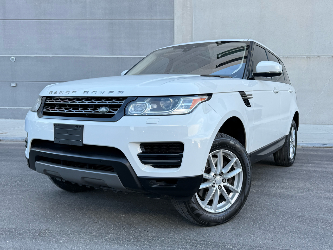 2017 Land Rover Range Rover Sport V6 Supercharged SE