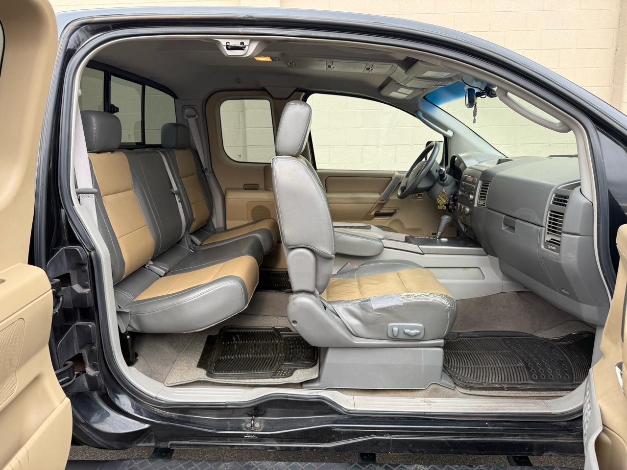 Nissan Titan LE King Cab 4WD 2004