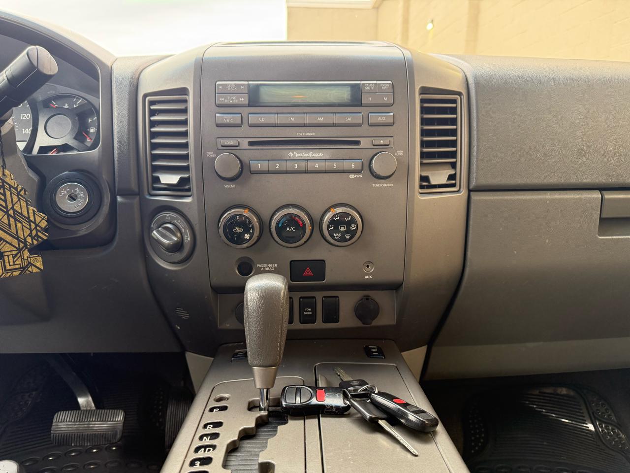 Nissan Titan LE King Cab 4WD 2004