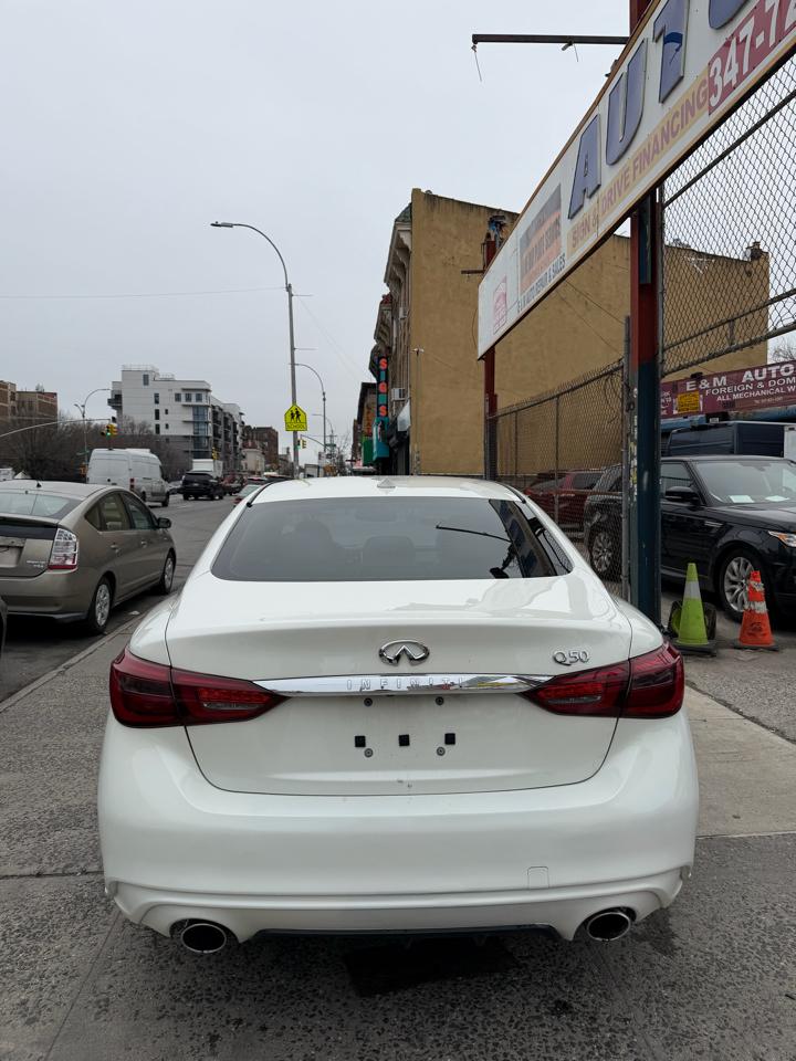 Infiniti Q50 3.0t LUXE RWD 2018