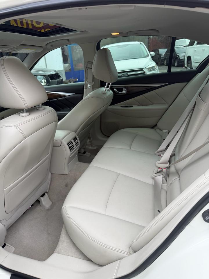 Infiniti Q50 3.0t LUXE RWD 2018