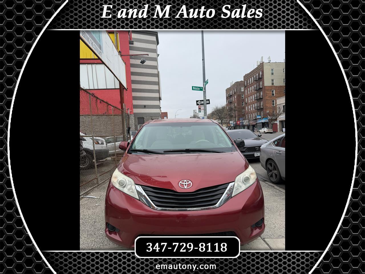 2011 Toyota Sienna 4dr CE 8-Passenger