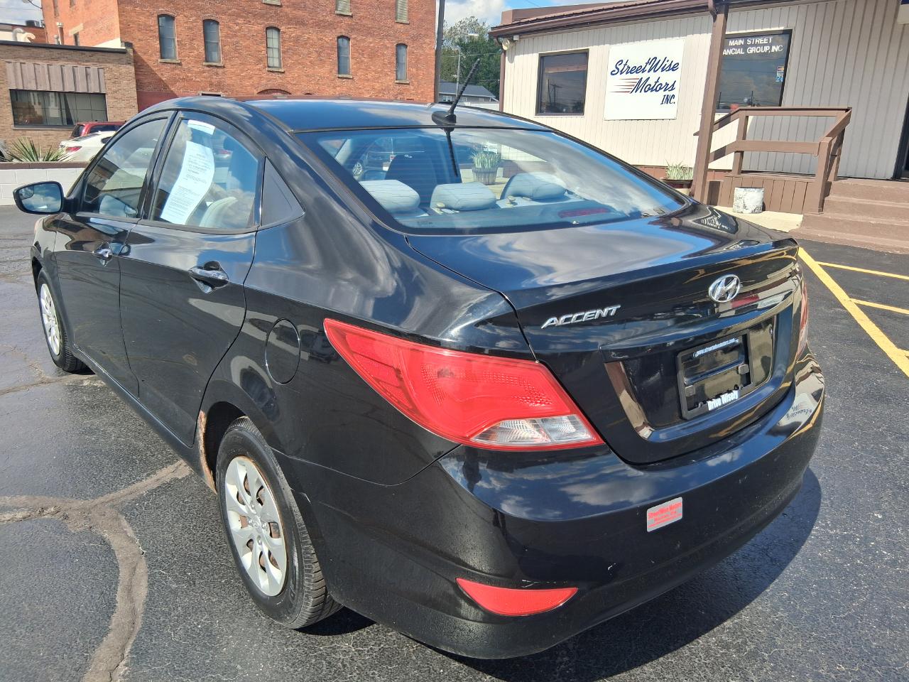 Hyundai Accent GLS 4-Door 6A 2015