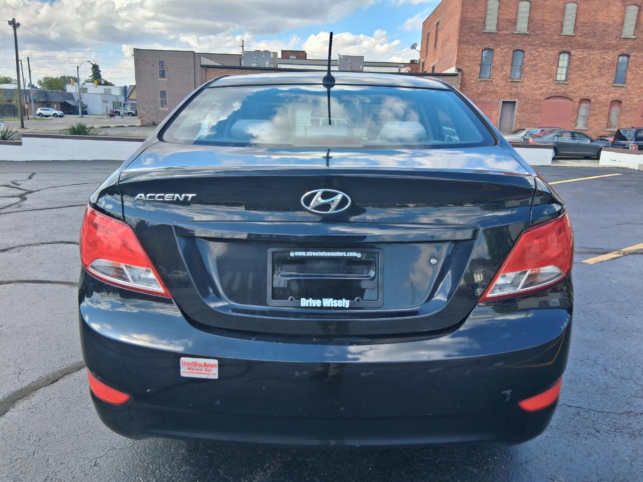 Hyundai Accent GLS 4-Door 6A 2015