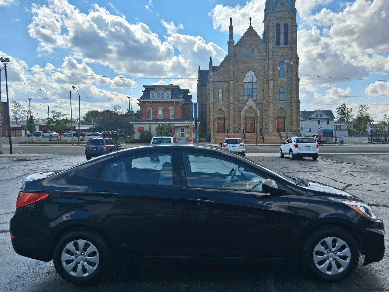 Hyundai Accent GLS 4-Door 6A 2015
