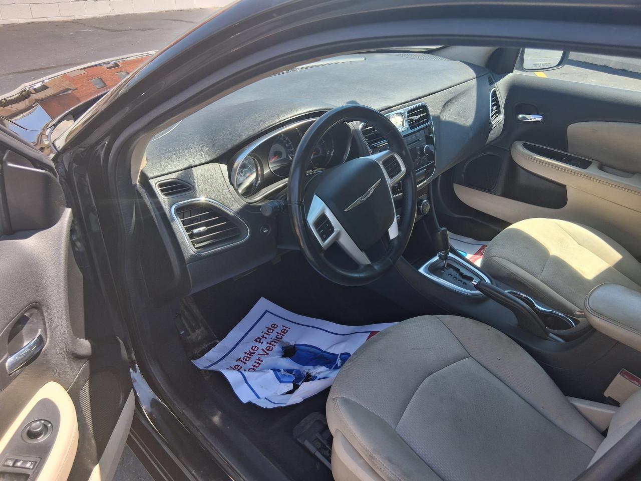 Chrysler 200 Touring 2013