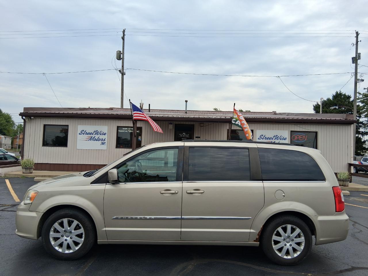 Chrysler Town & Country Touring 2012