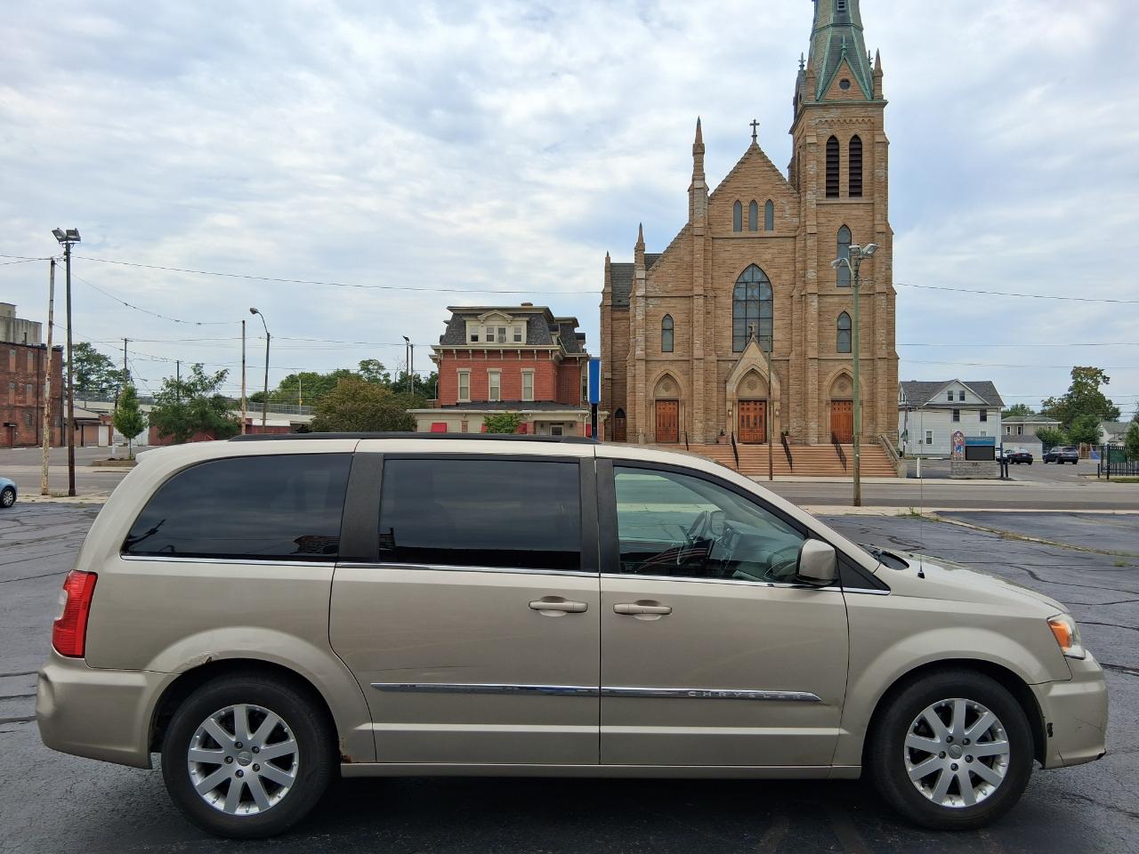 Chrysler Town & Country Touring 2012