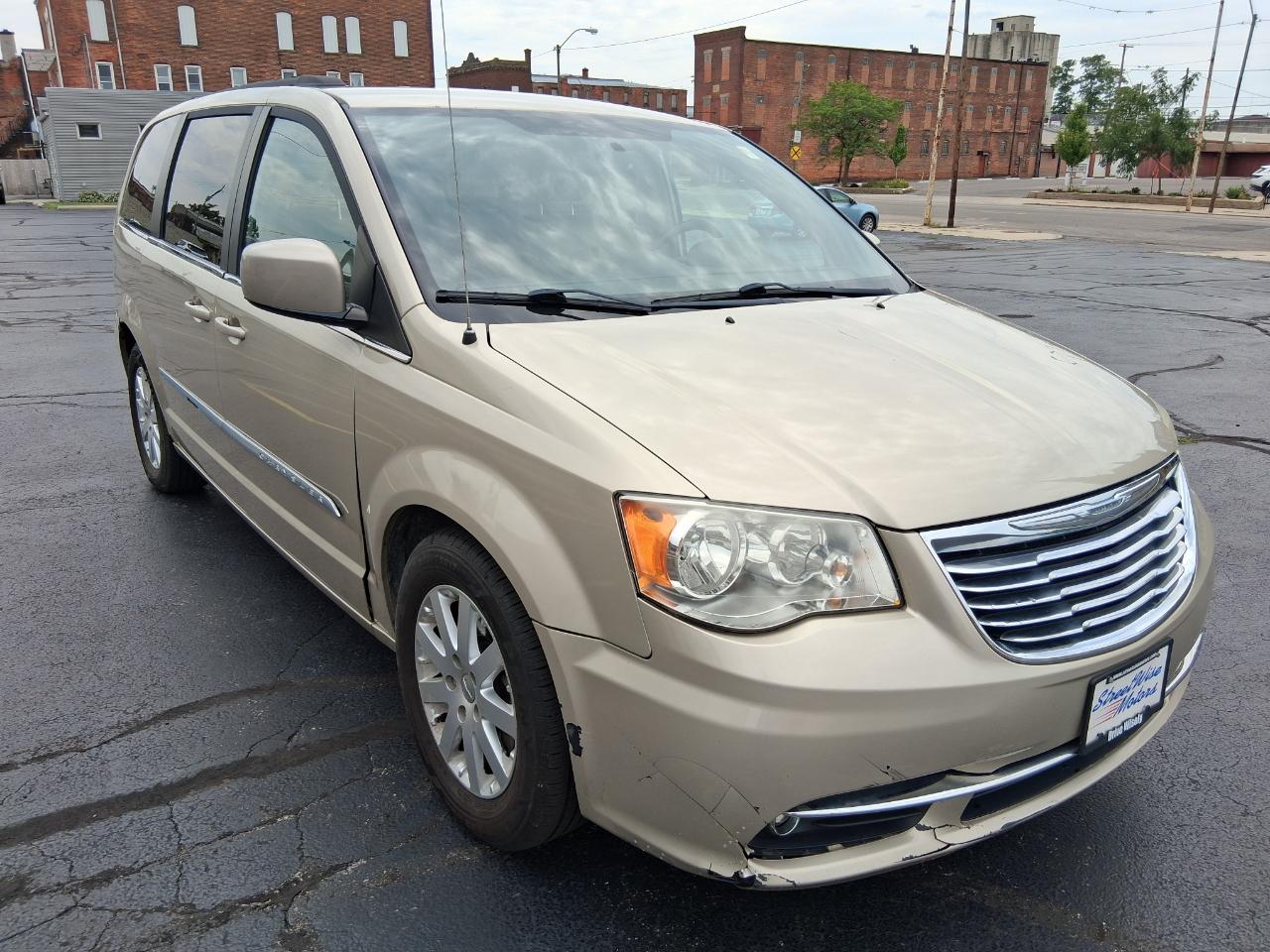 Chrysler Town & Country Touring 2012