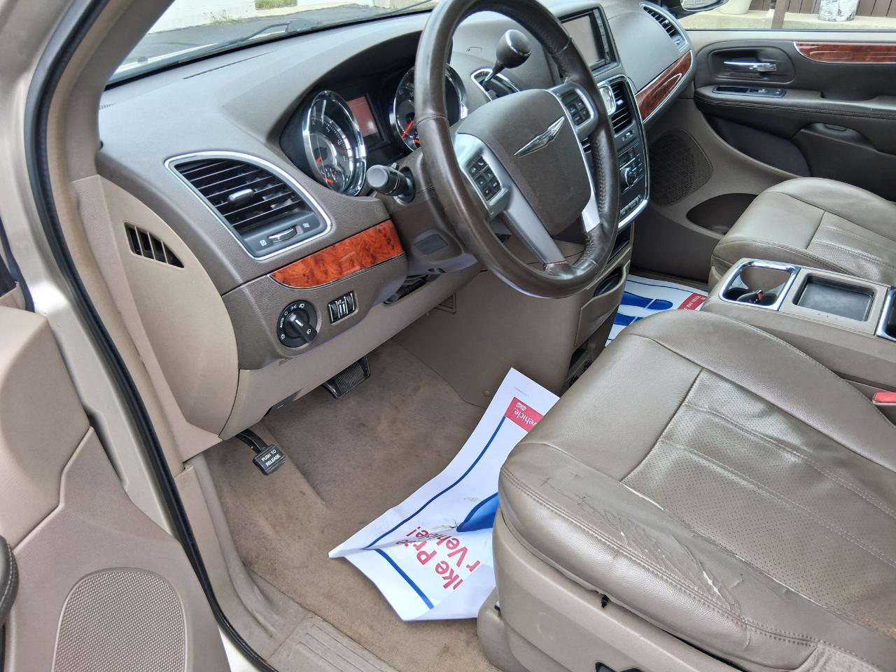 Chrysler Town & Country Touring 2012