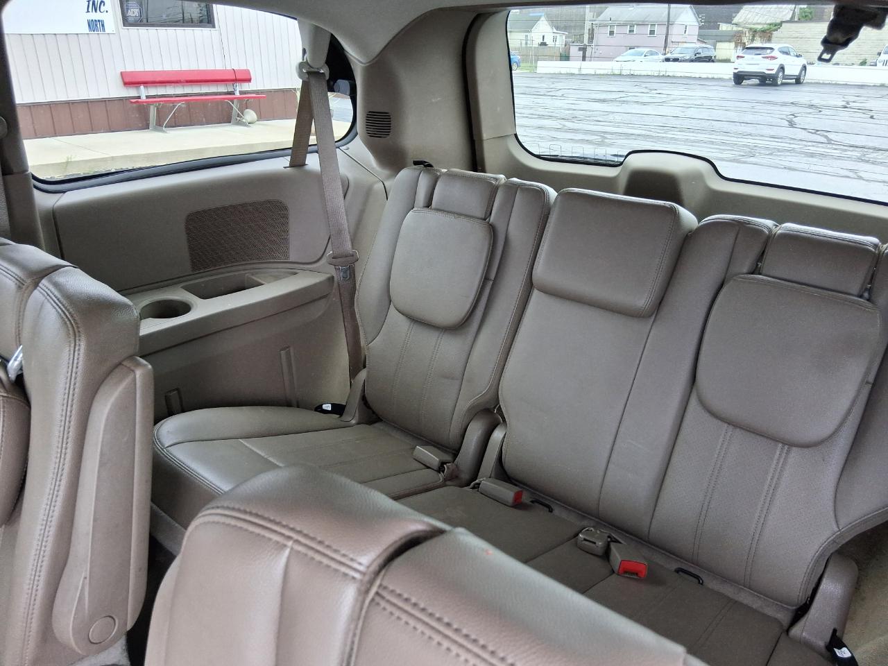 Chrysler Town & Country Touring 2012