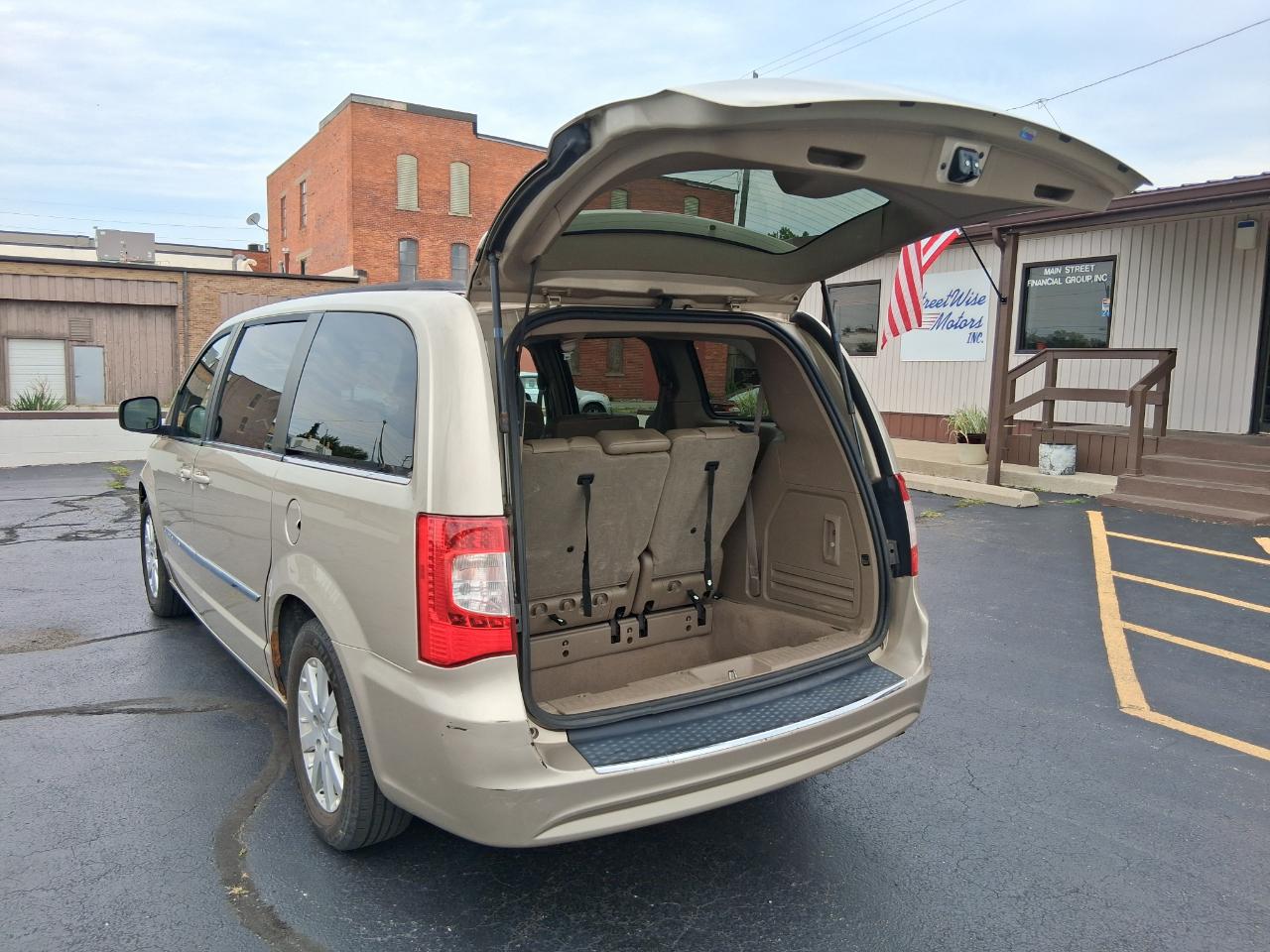 Chrysler Town & Country Touring 2012
