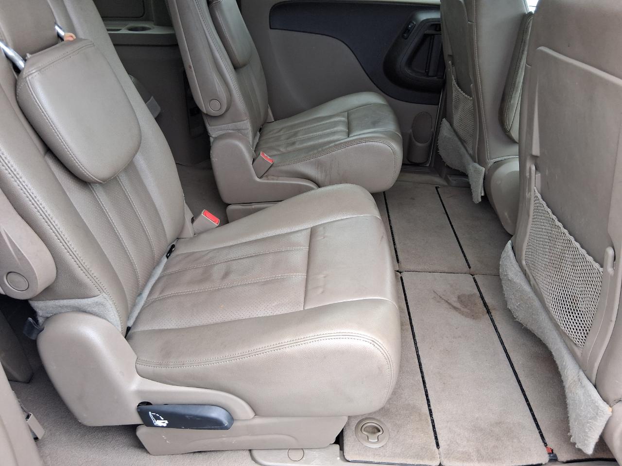 Chrysler Town & Country Touring 2012