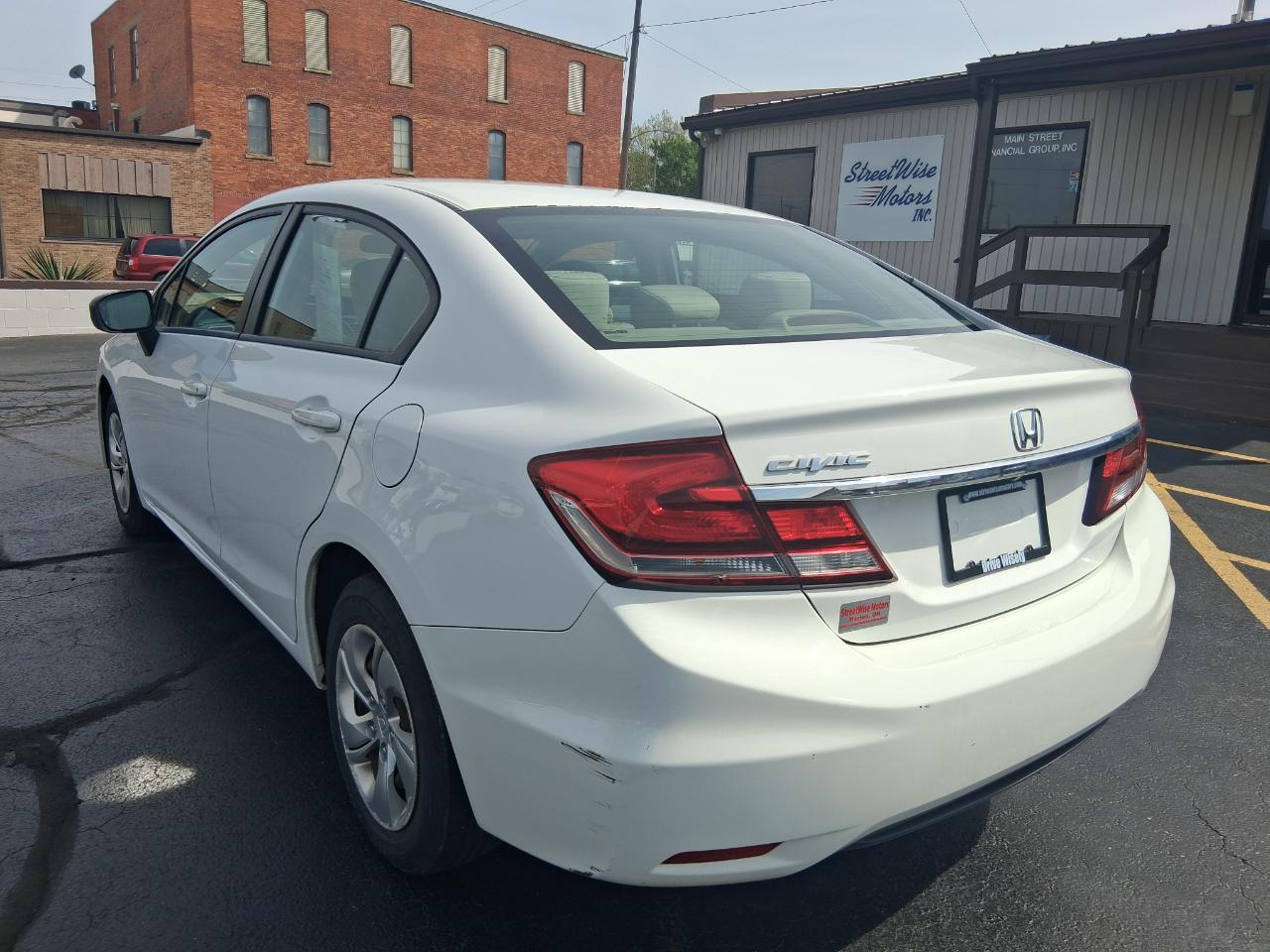 Honda Civic LX Sedan 5-Speed MT 2015