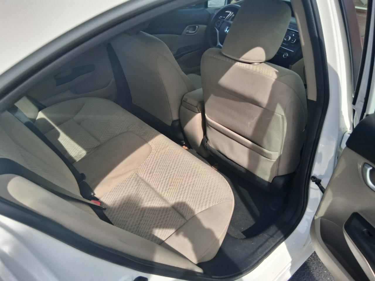 Honda Civic LX Sedan 5-Speed MT 2015