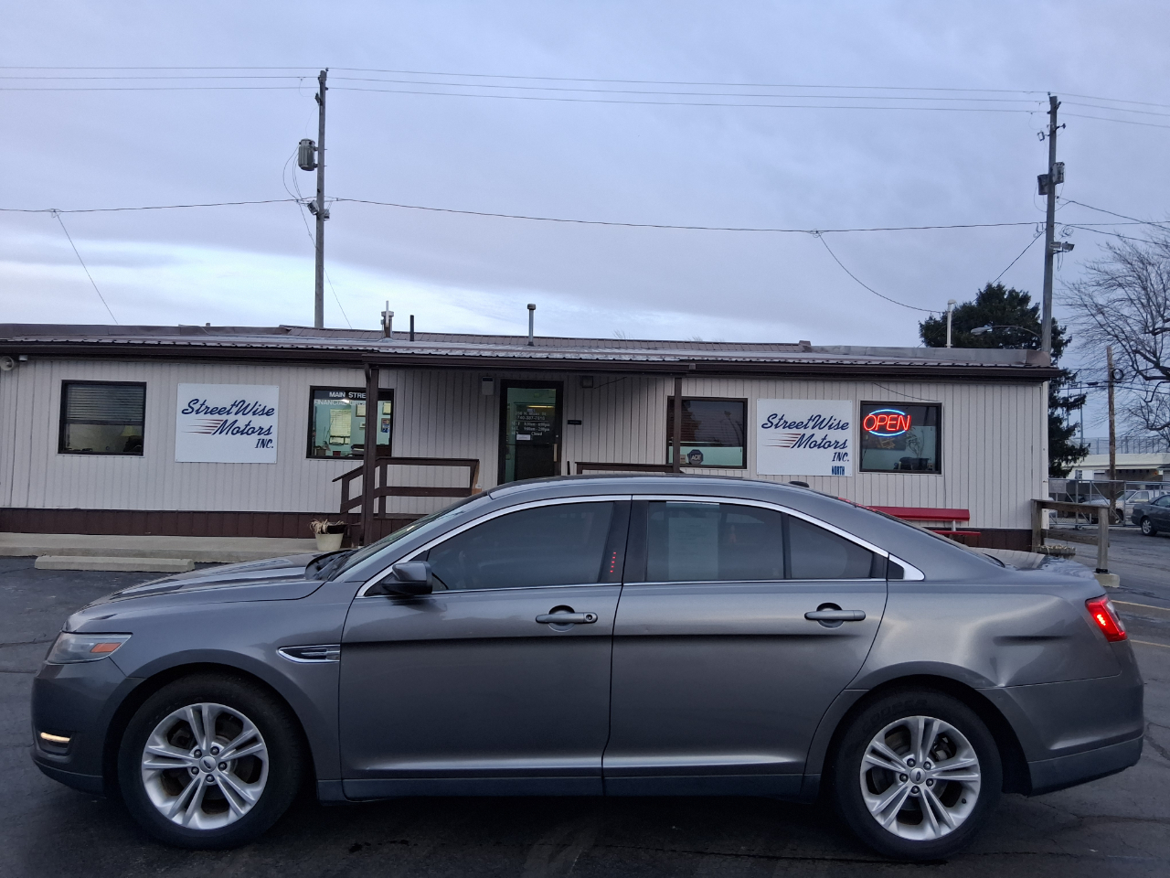 Ford Taurus SEL FWD 2013