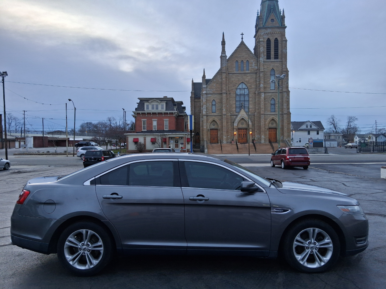 Ford Taurus SEL FWD 2013