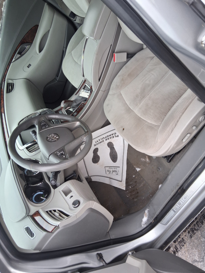 Buick LaCrosse Base 2013