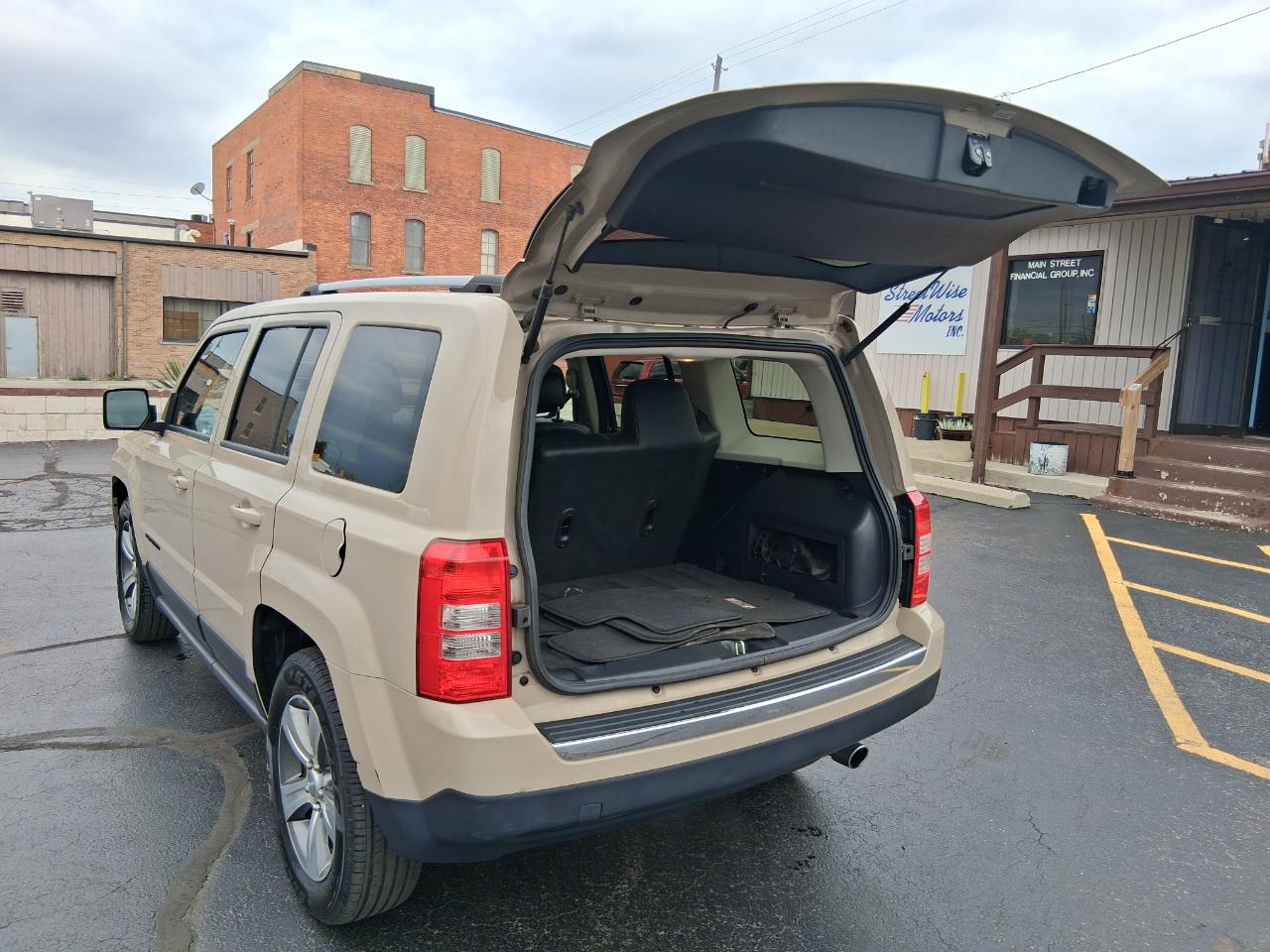 Jeep Patriot Latitude 2WD 2017