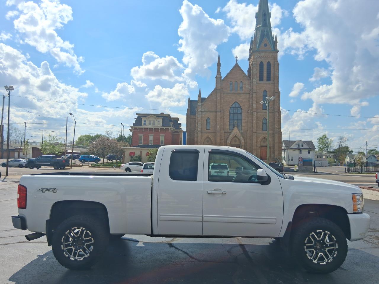 Chevrolet Silverado 1500 LTZ Ext. Cab Long Box 4WD 2013