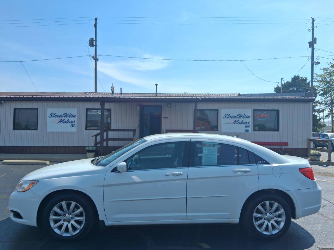 Chrysler 200 Touring 2012