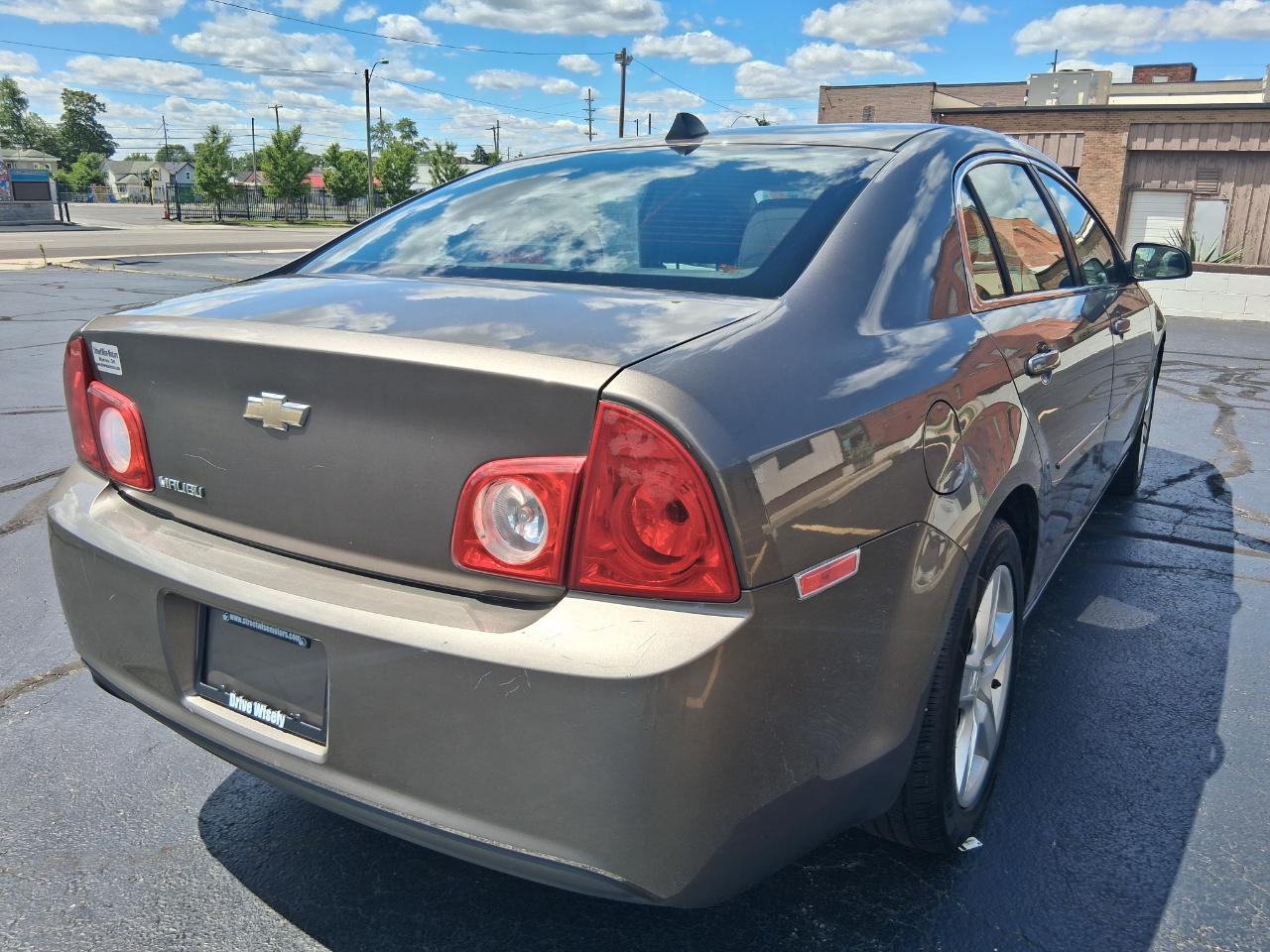 Chevrolet Malibu LS 2012