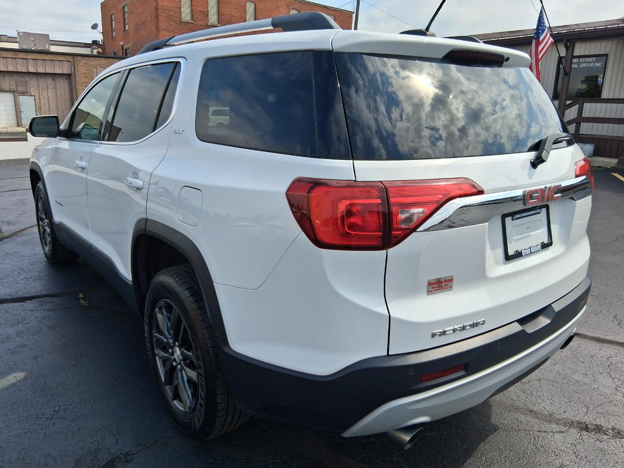 GMC Acadia SLT-1 FWD 2019