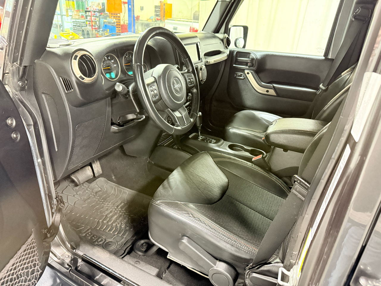 Jeep Wrangler Unlimited Sahara 4WD 2017