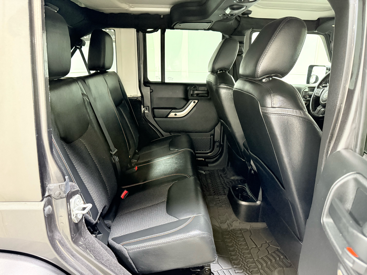 Jeep Wrangler Unlimited Sahara 4WD 2017