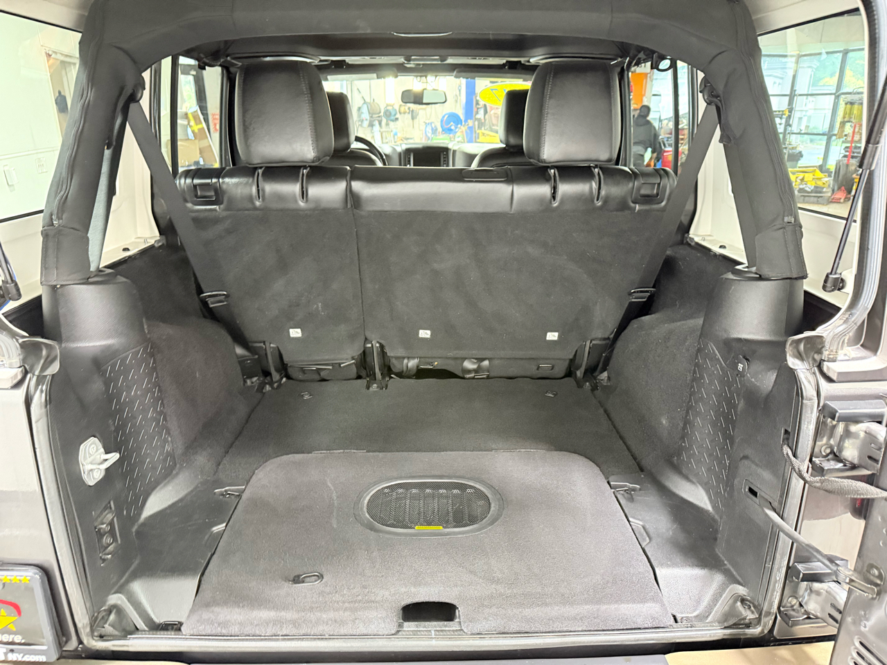 Jeep Wrangler Unlimited Sahara 4WD 2017