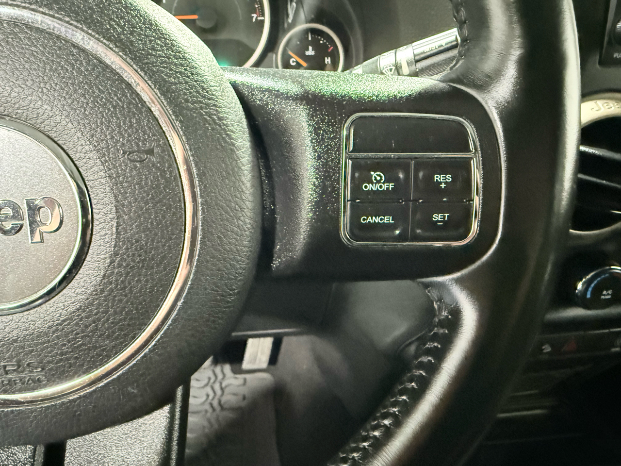 Jeep Wrangler Unlimited Sahara 4WD 2017