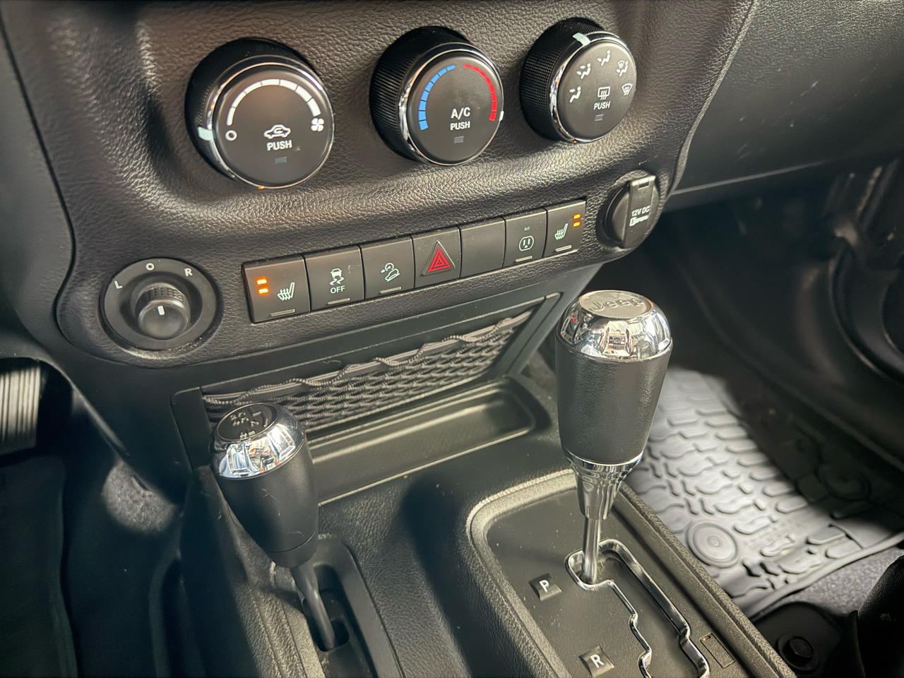 Jeep Wrangler Unlimited Sahara 4WD 2017