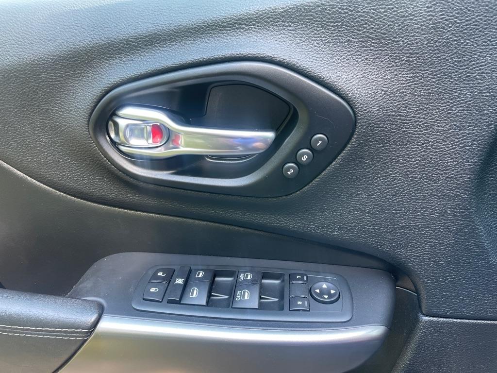 Jeep Cherokee  2021