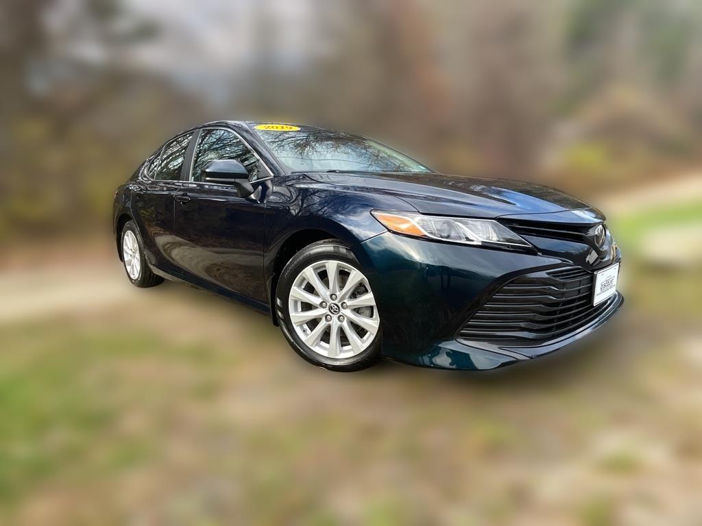 Toyota Camry  2019