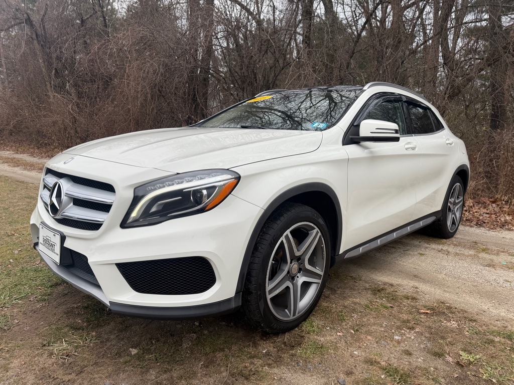 2015 Mercedes Benz GLA 250 4MATIC photo 3