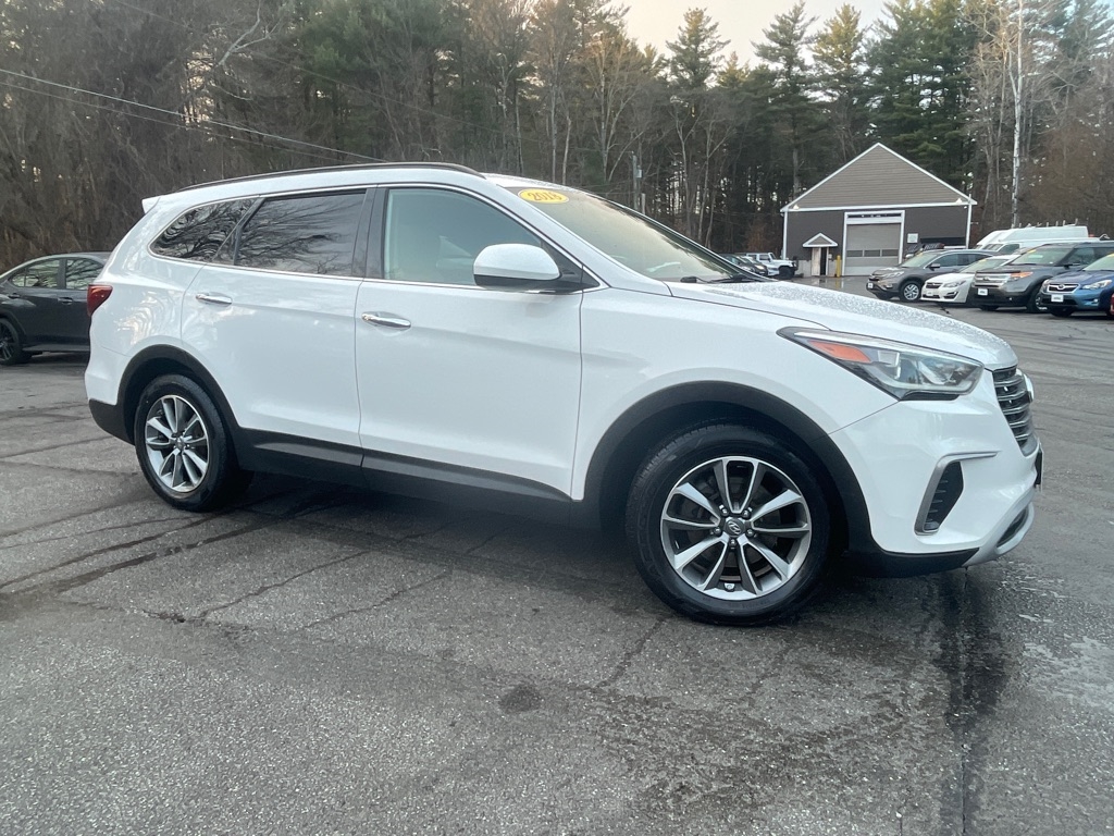 2018 Hyundai Santa Fe SE photo 2
