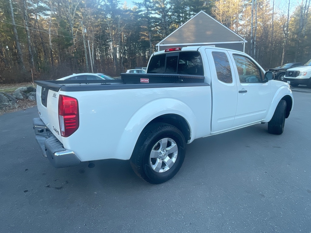 2013 Nissan Frontier SV photo 4