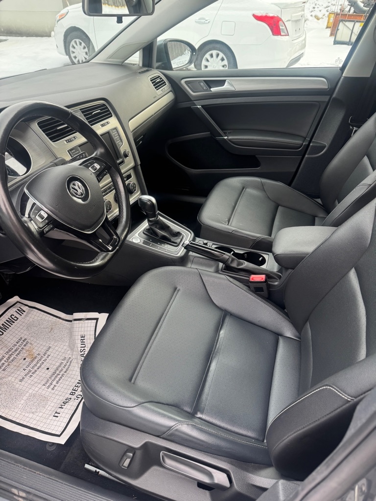 Volkswagen Golf  2017