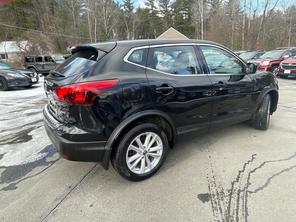 Nissan Rogue Sport S 2019