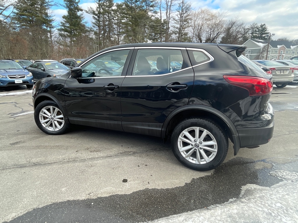 Nissan Rogue Sport S 2019