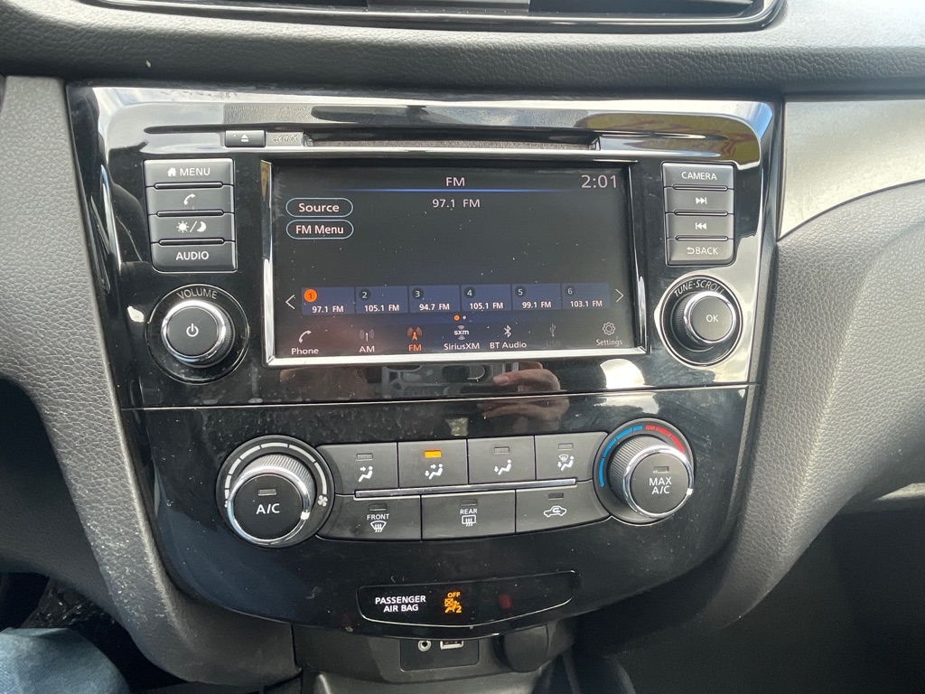 Nissan Rogue Sport S 2019