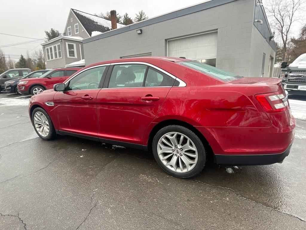 Ford Taurus  2015