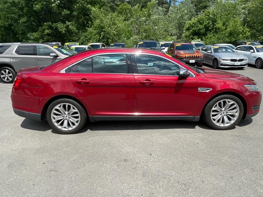 Ford Taurus  2015